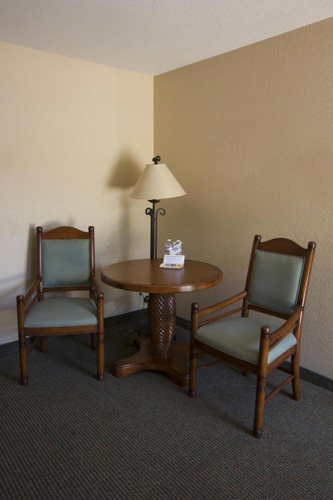 Standard Room with Two Queen Beds interior