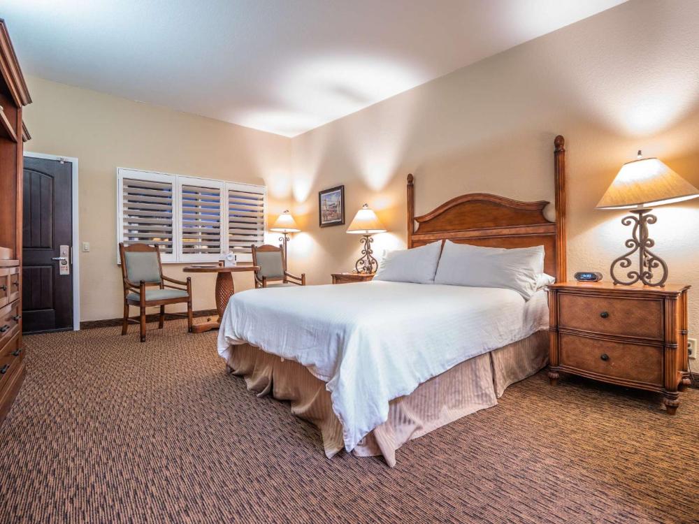 Standard Queen Room interior